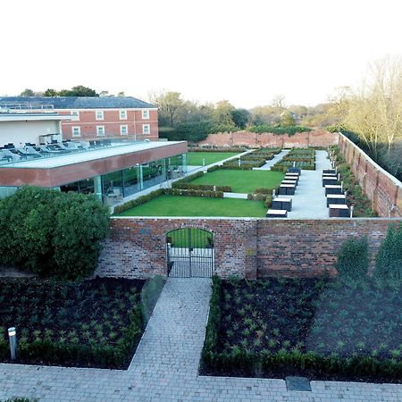 Doubletree By Hilton Chester Esterno foto