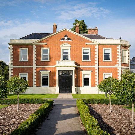 Doubletree By Hilton Chester Esterno foto