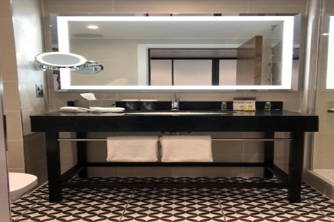 Doubletree By Hilton Chester Esterno foto