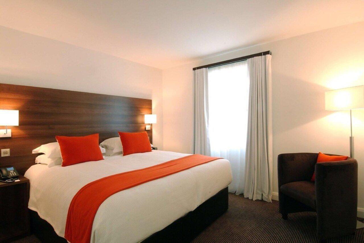 Doubletree By Hilton Chester Esterno foto