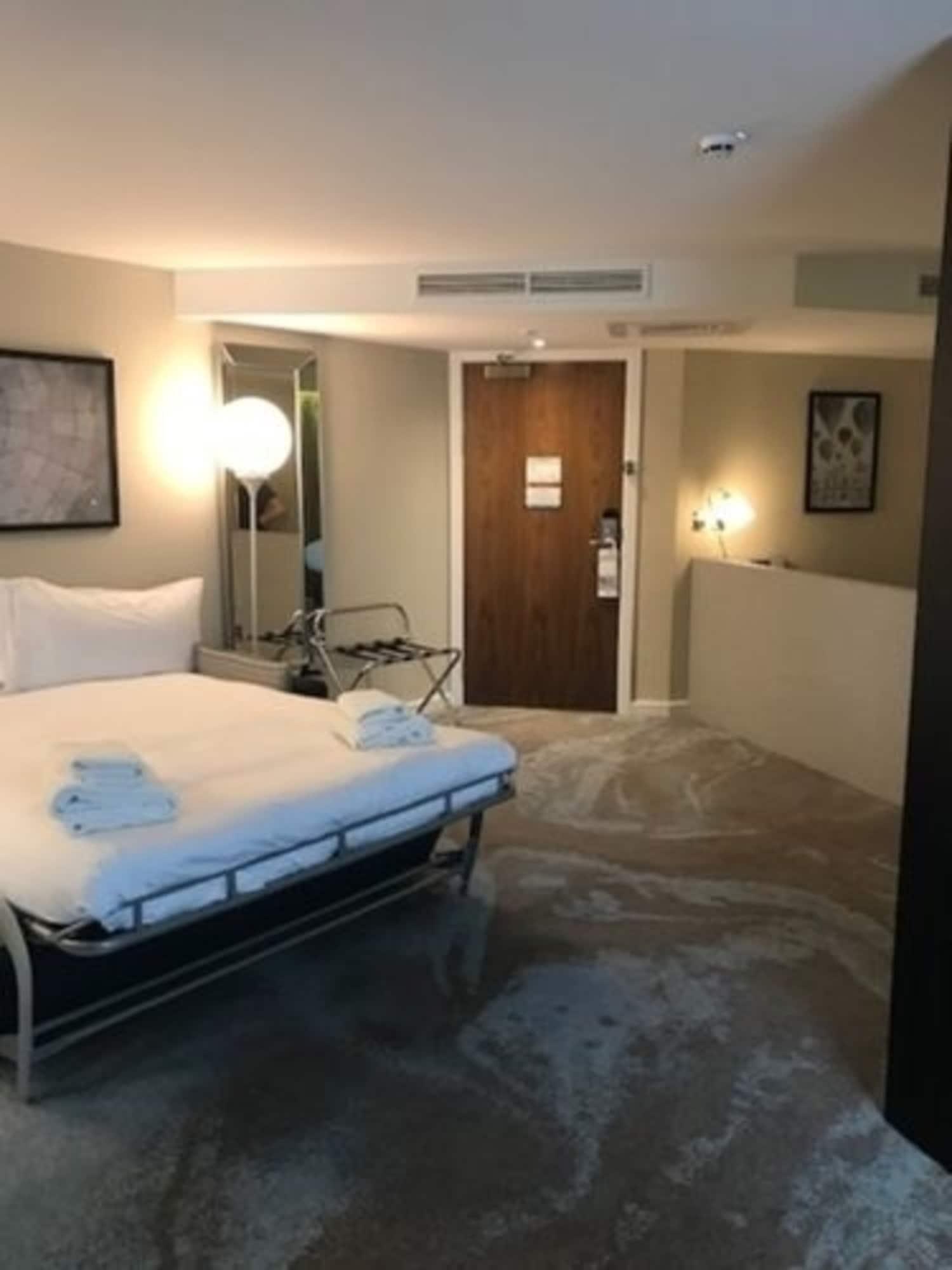 Doubletree By Hilton Chester Esterno foto