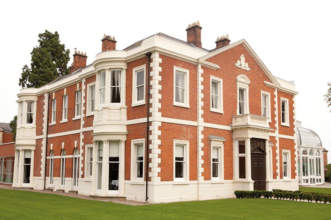 Doubletree By Hilton Chester Esterno foto