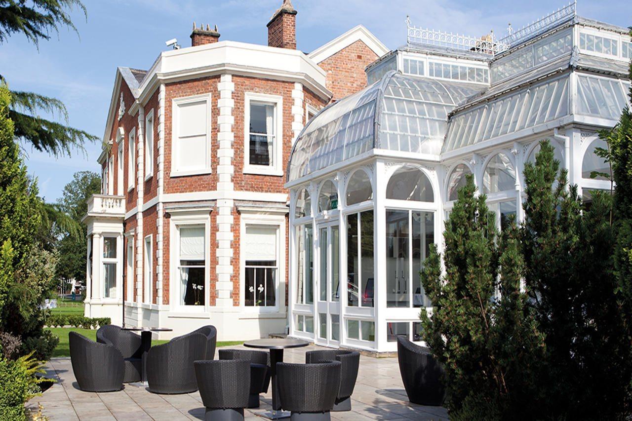 Doubletree By Hilton Chester Esterno foto