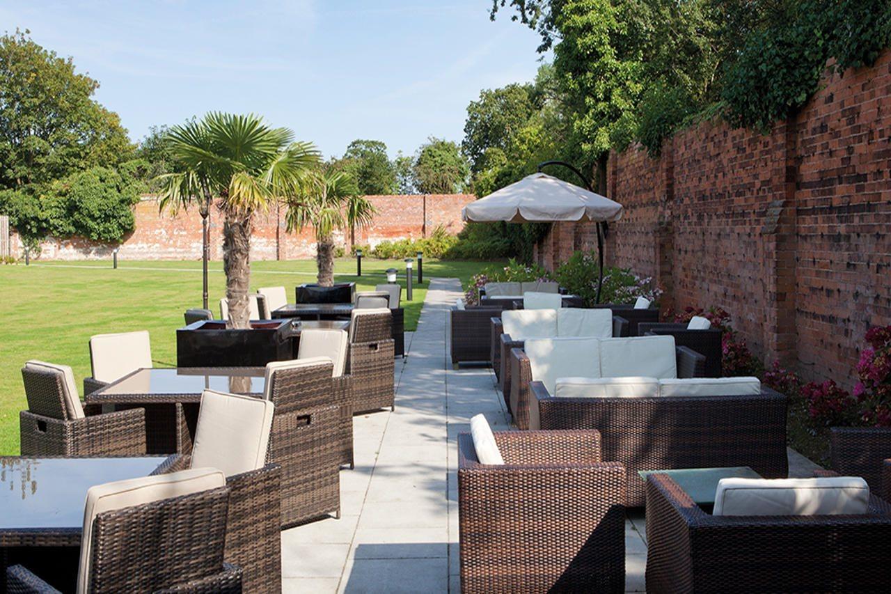 Doubletree By Hilton Chester Esterno foto