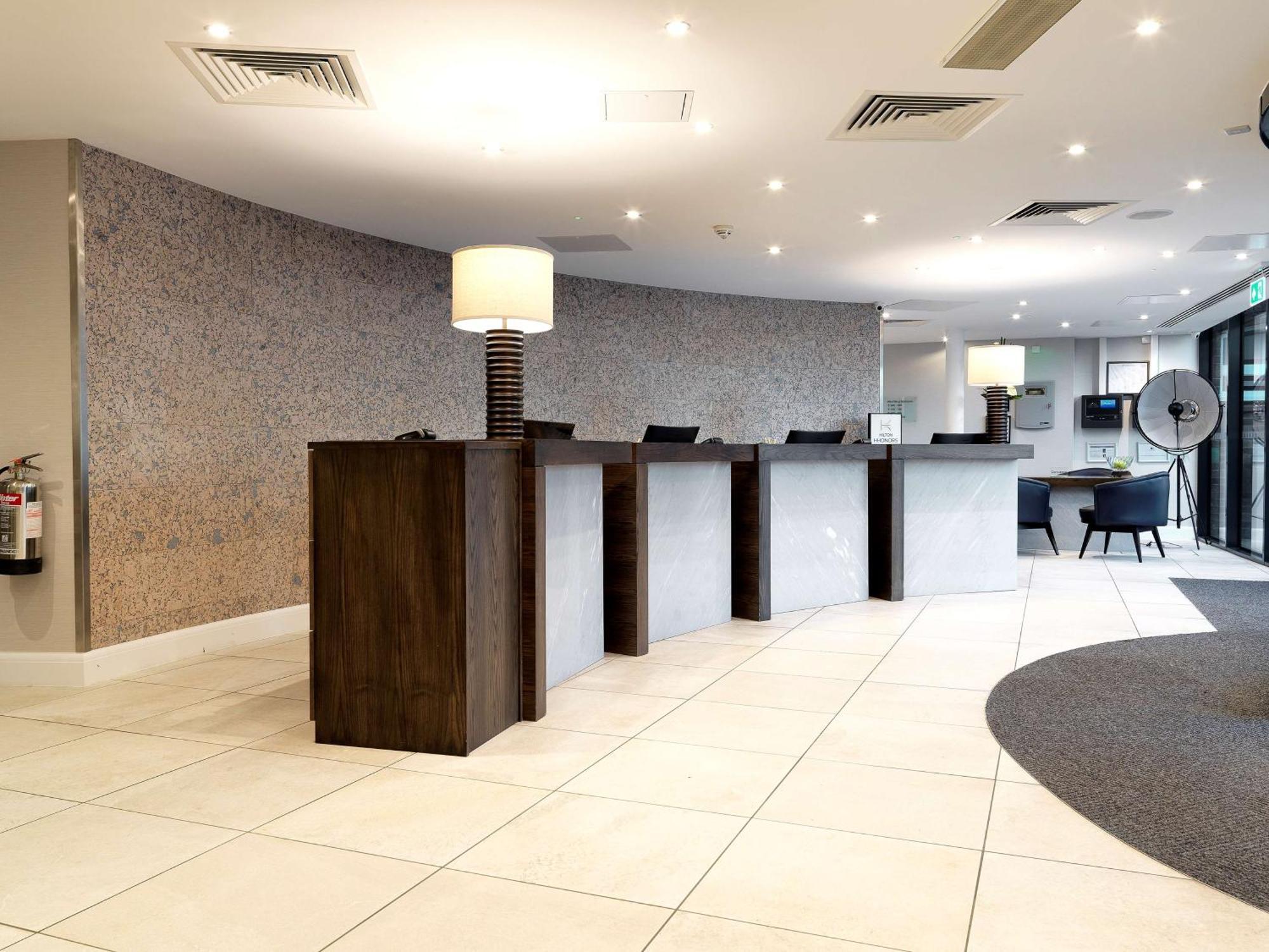 Doubletree By Hilton Chester Esterno foto