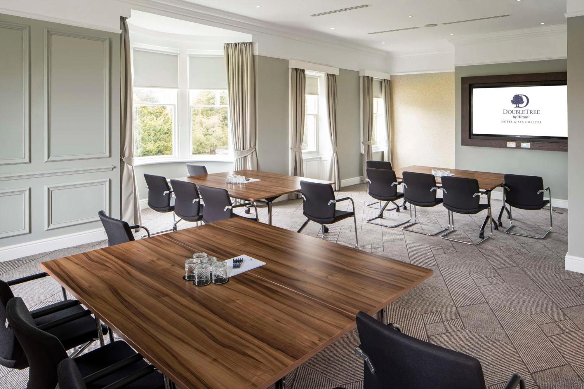 Doubletree By Hilton Chester Esterno foto
