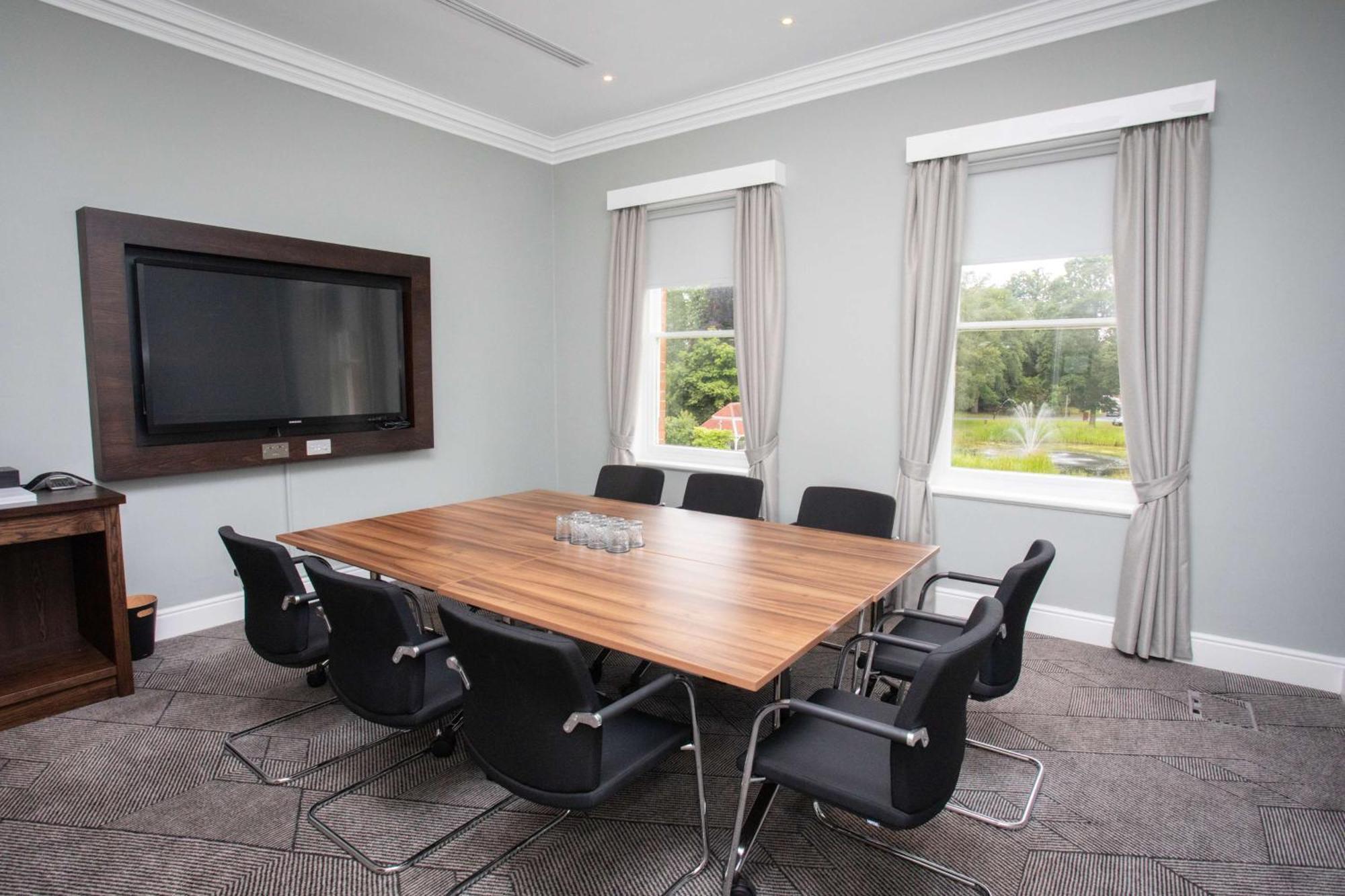 Doubletree By Hilton Chester Esterno foto