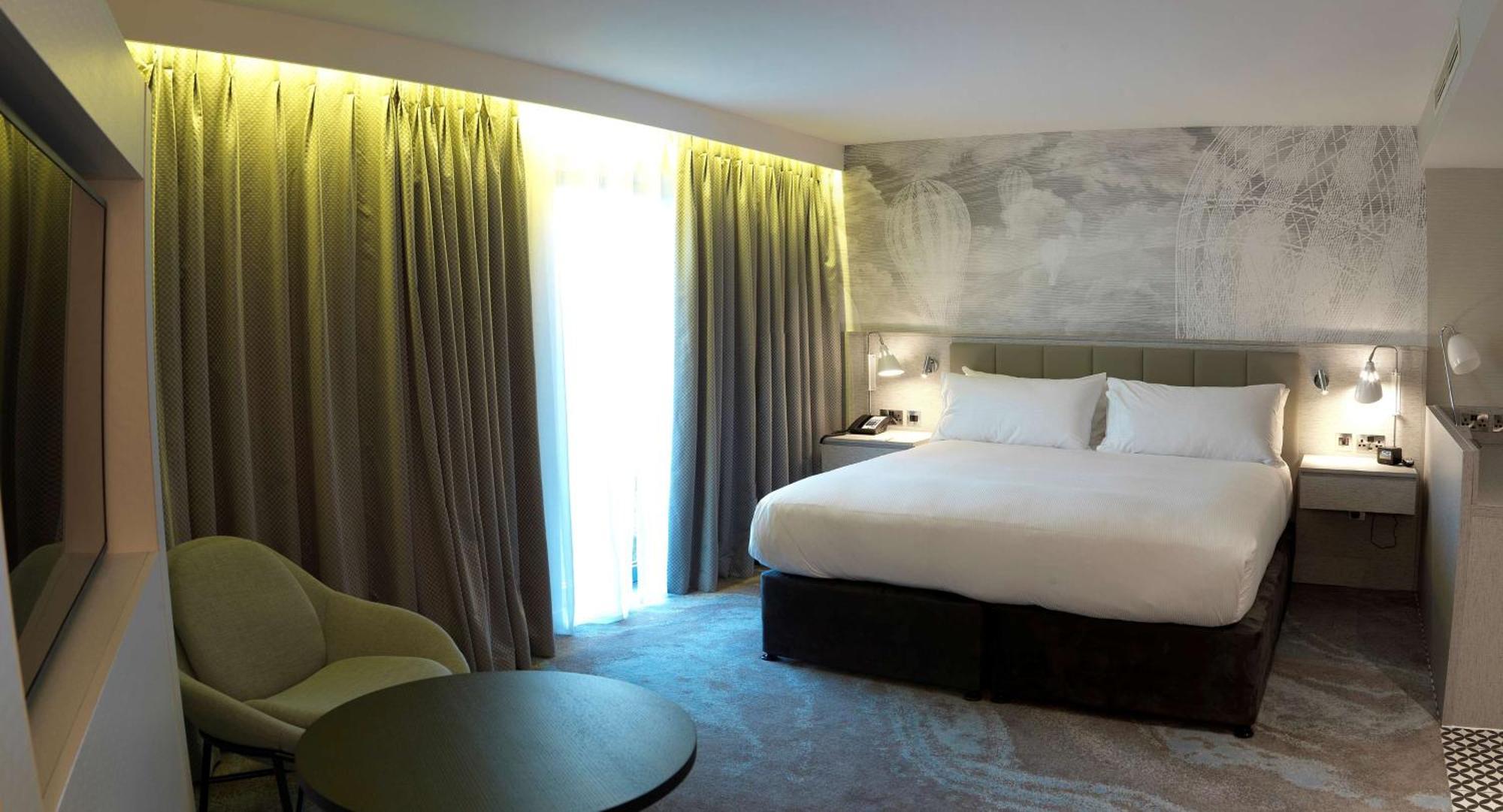 Doubletree By Hilton Chester Esterno foto