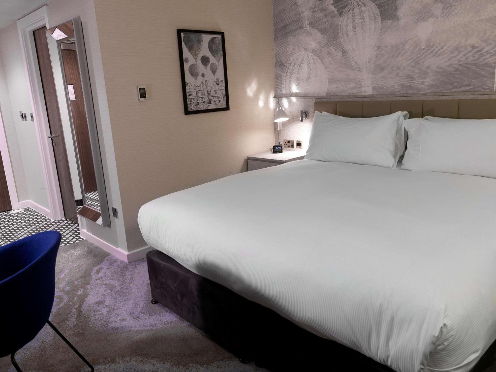 Doubletree By Hilton Chester Esterno foto