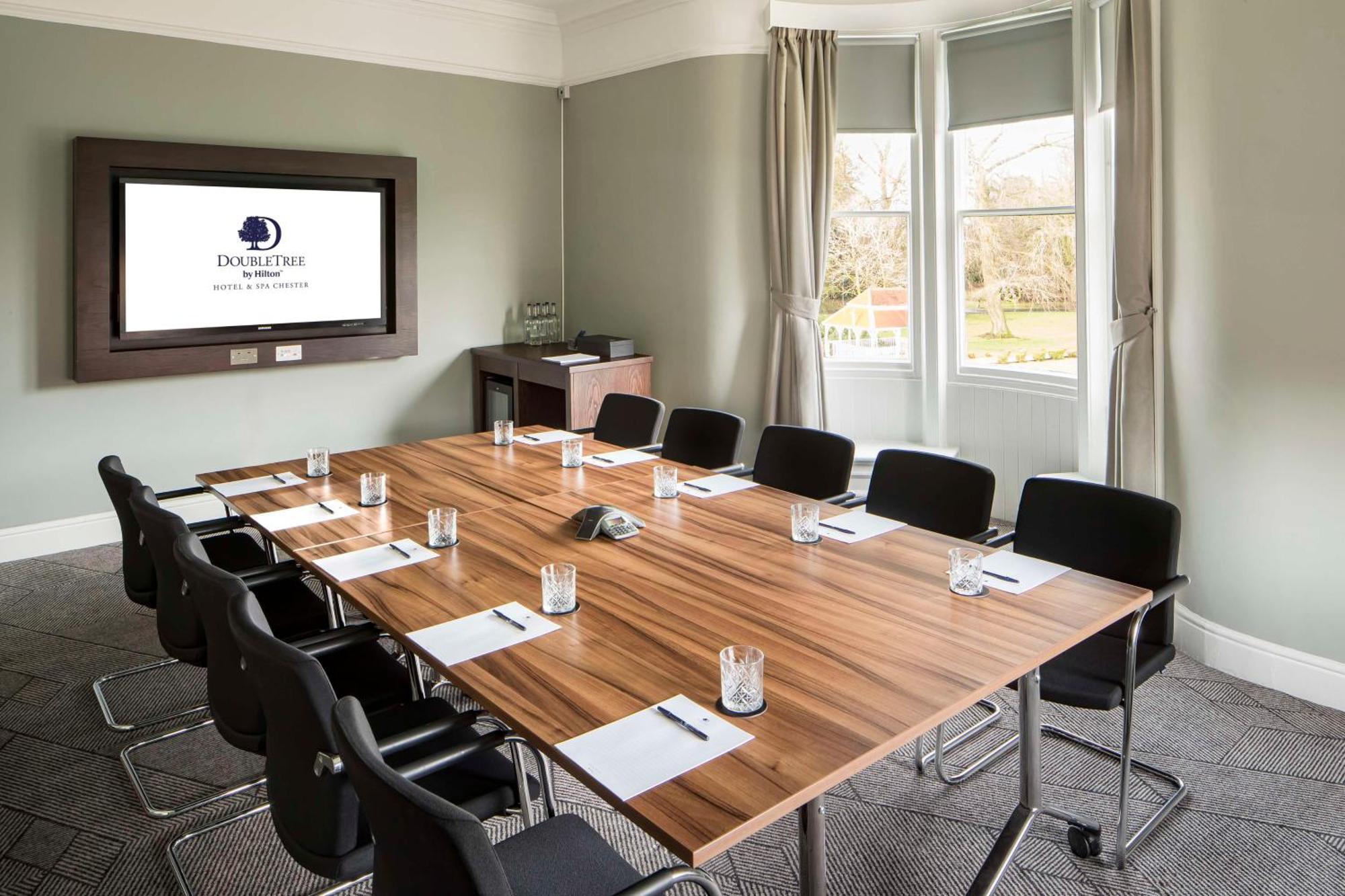 Doubletree By Hilton Chester Esterno foto