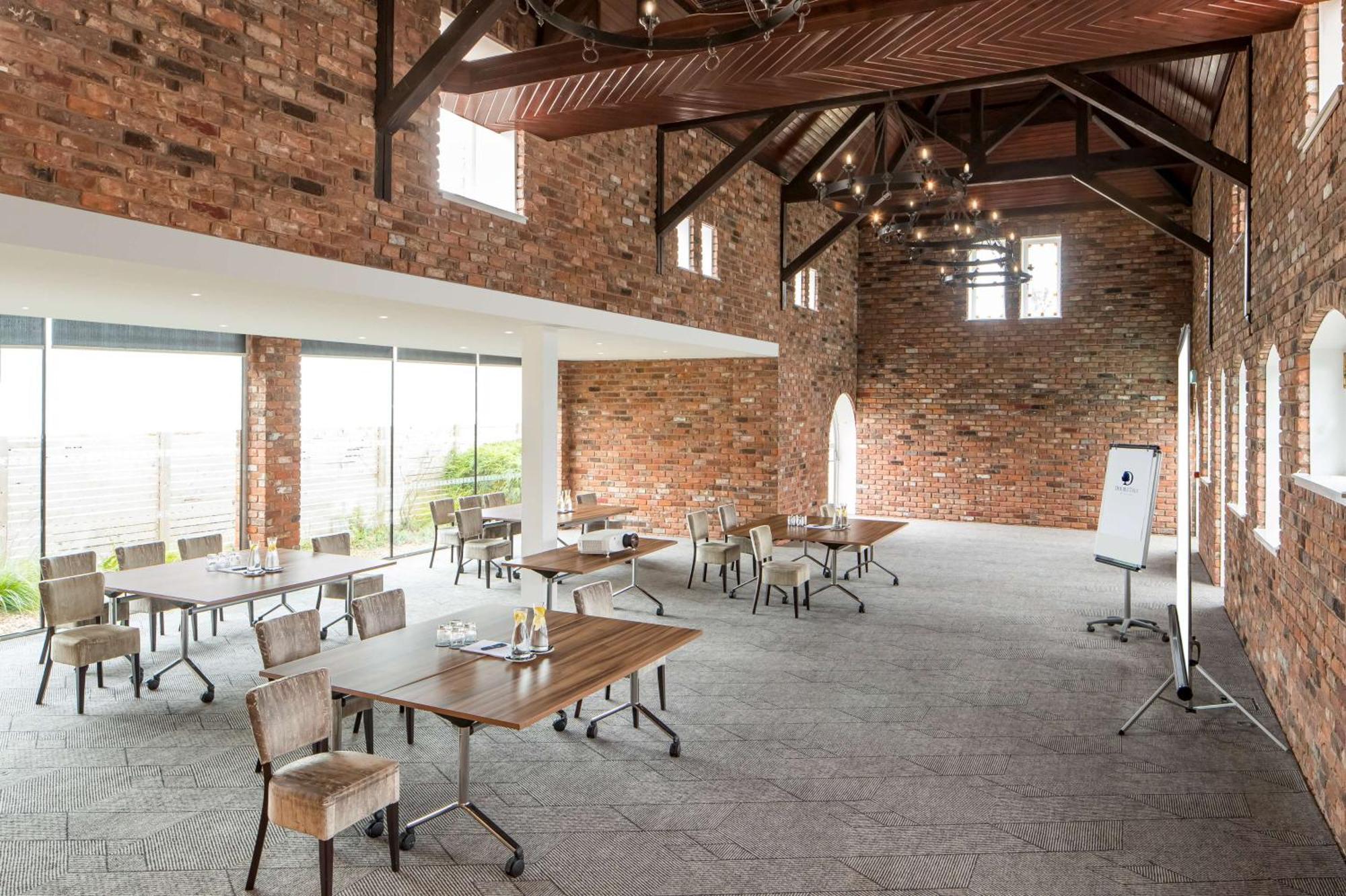 Doubletree By Hilton Chester Esterno foto