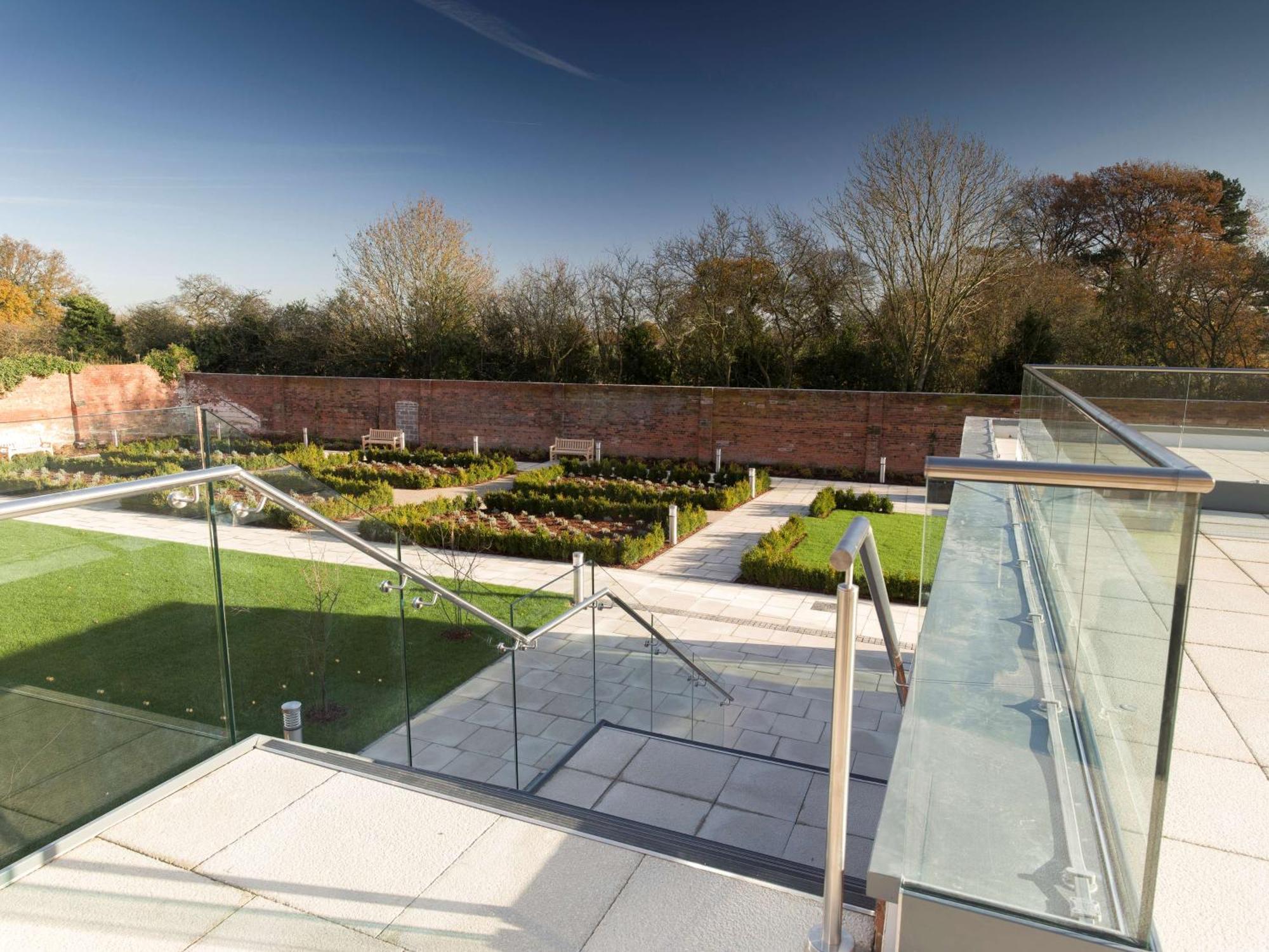 Doubletree By Hilton Chester Esterno foto