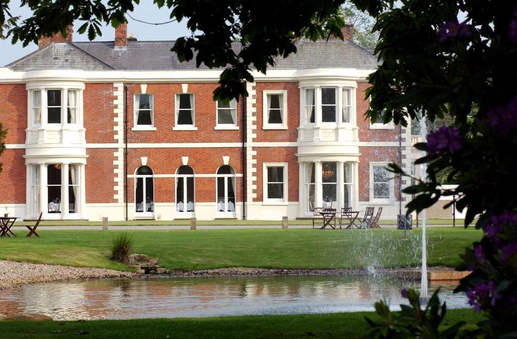 Doubletree By Hilton Chester Esterno foto